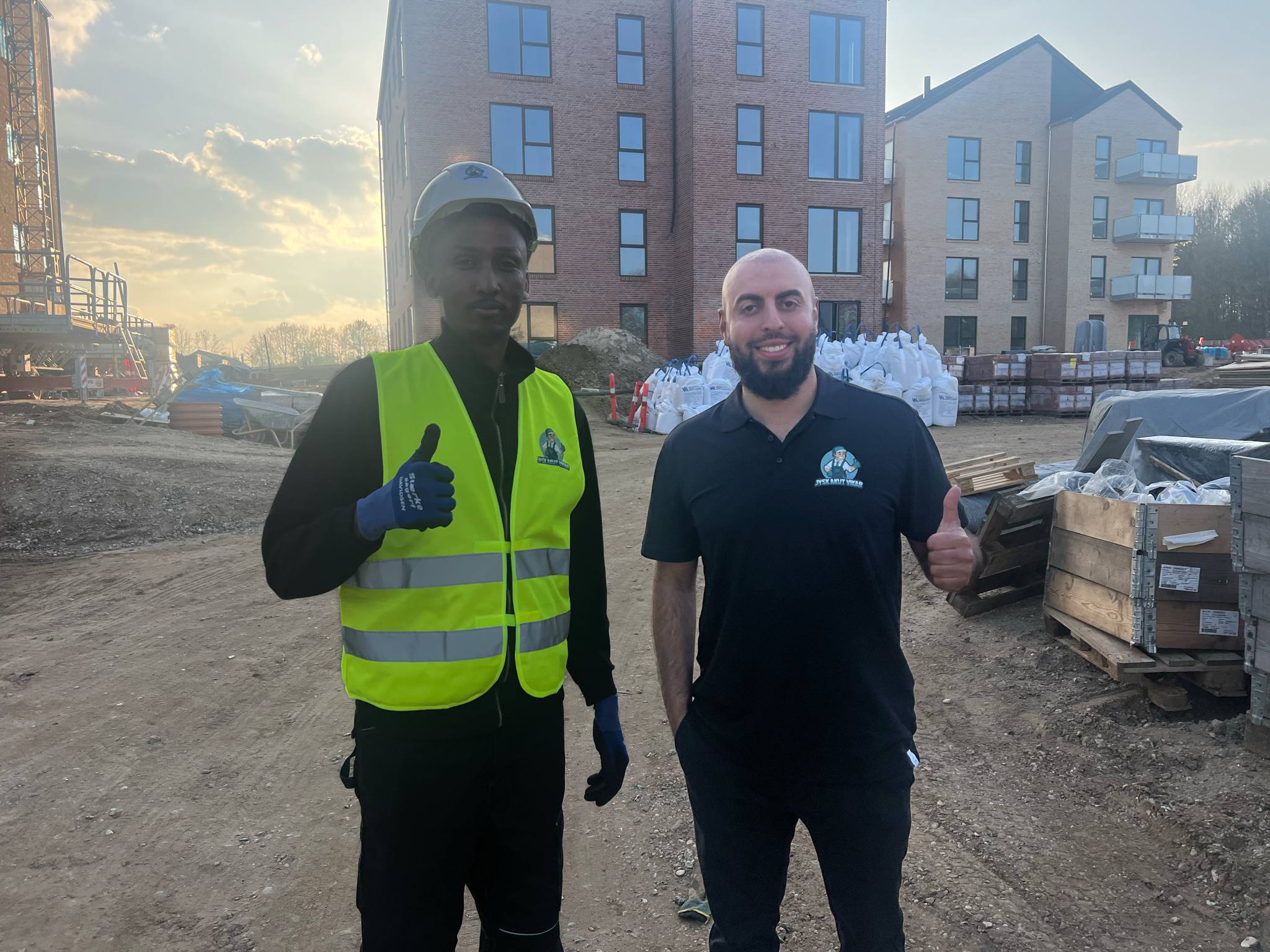 Belal og Aziz thumbs up